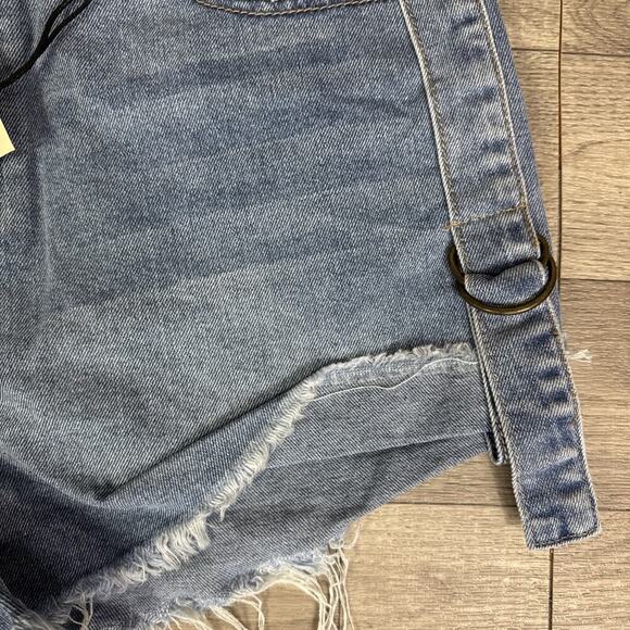 Uniq by Litz High Rise Cuffed Frayed Hem Jean Shorts Medium Wash sz Large - Picture 5 of 5